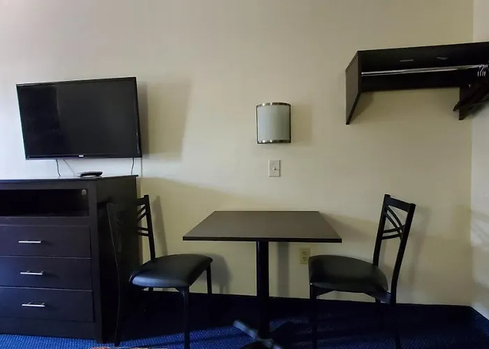 Plano Inn & Suites