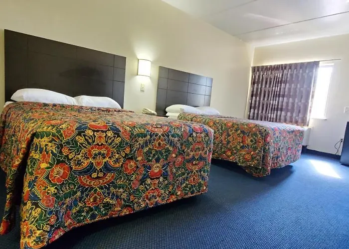 Plano Inn & Suites
