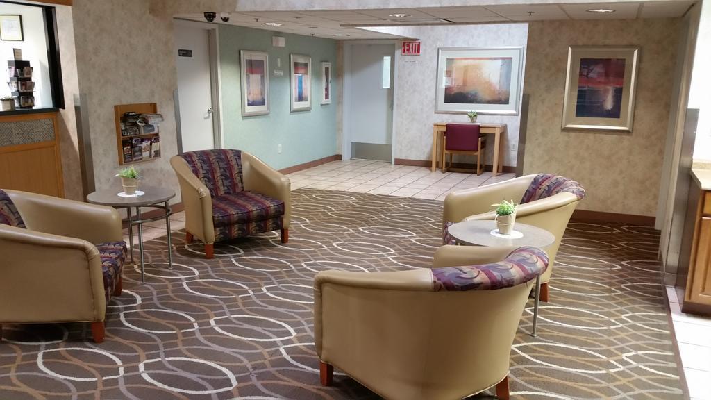 Hotel &